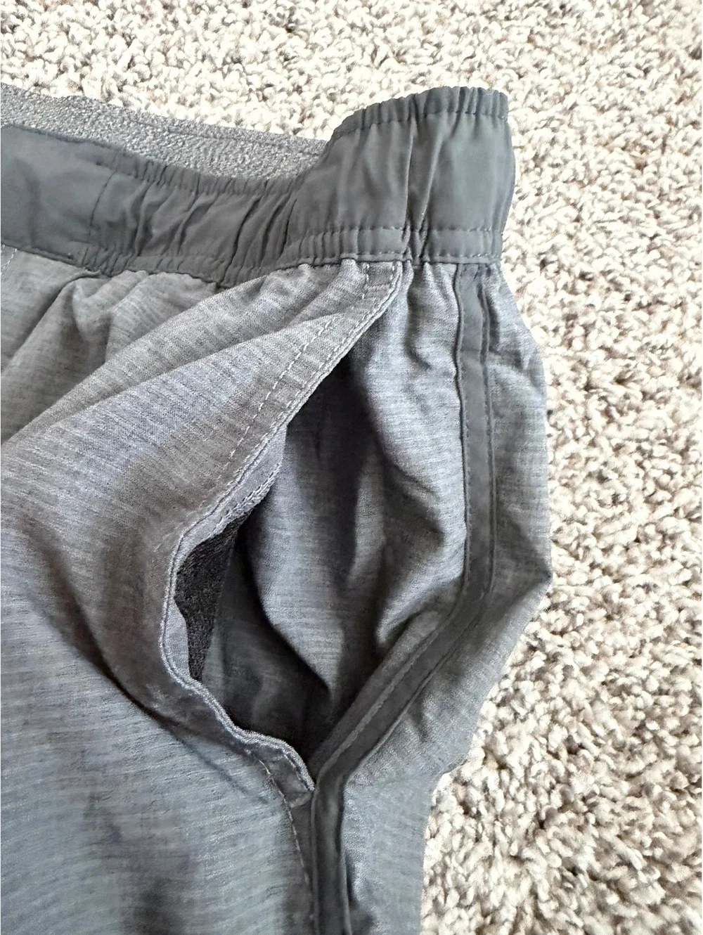 VUORI V130 CharcoalGray Performance Athletic Zip Pocket Drawstring Shorts Size L